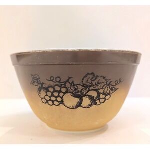 Pyrex #401 1.5 Pint‎ Old Orchard Brown Ombre Fruit Nesting Mixing Bowl Vintage